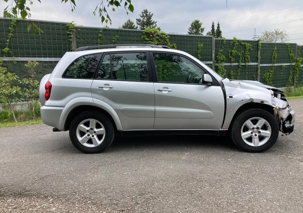 Toyota RAV4 cena 10900 przebieg: 211000, rok produkcji 2003 z Zelów małe 191